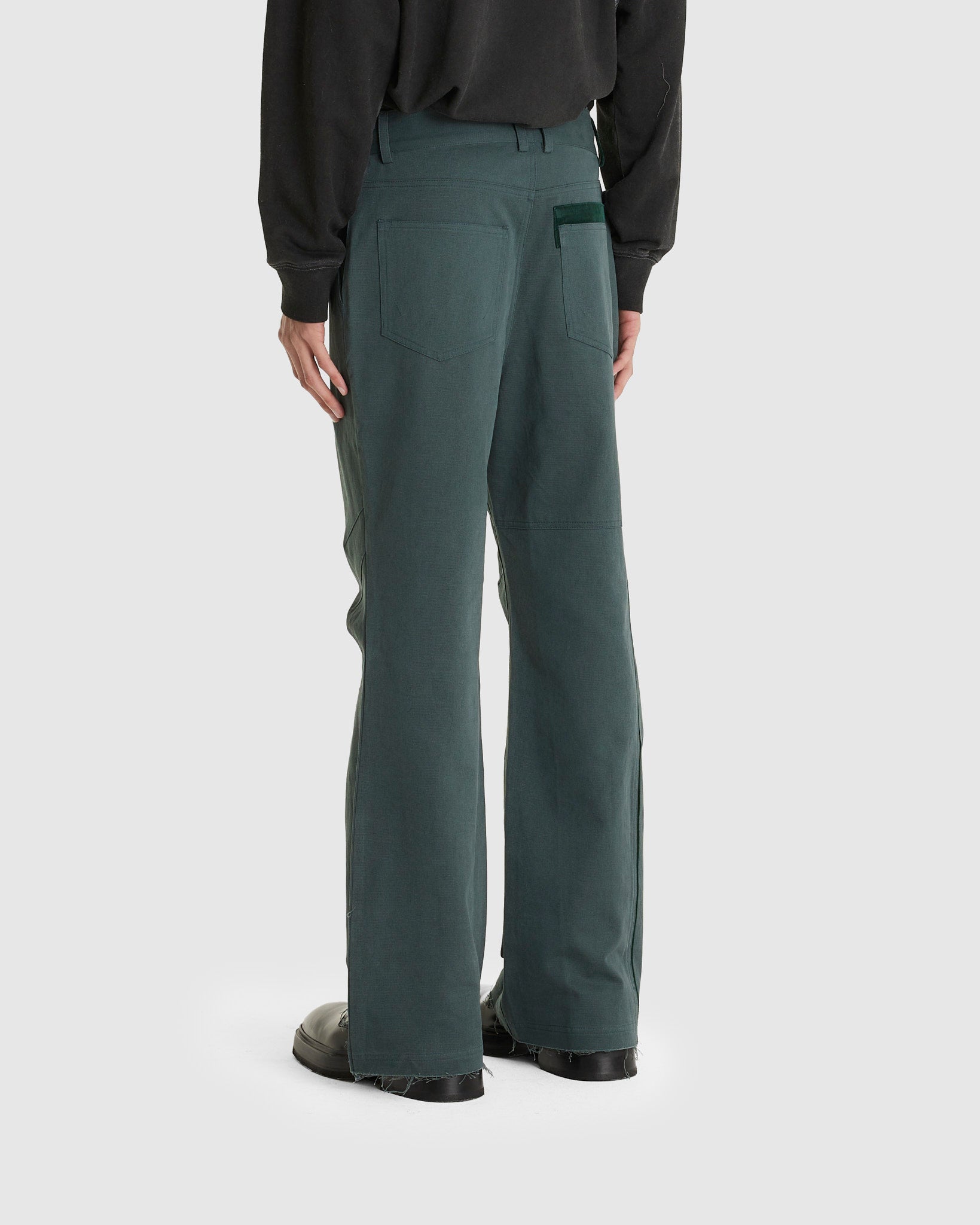 EP.7 01 Trousers Deep Green