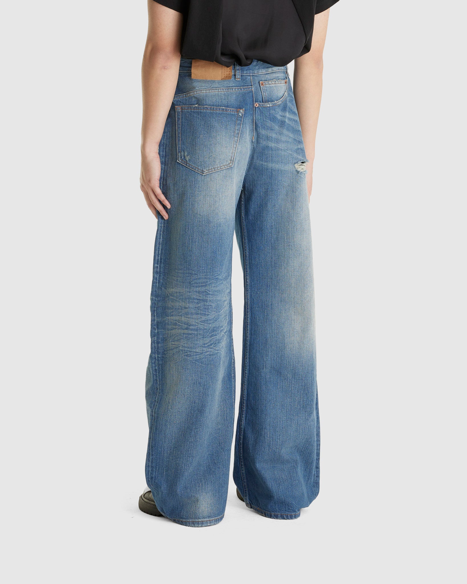 MM6 Maison Margiela – Chinatown Country Club