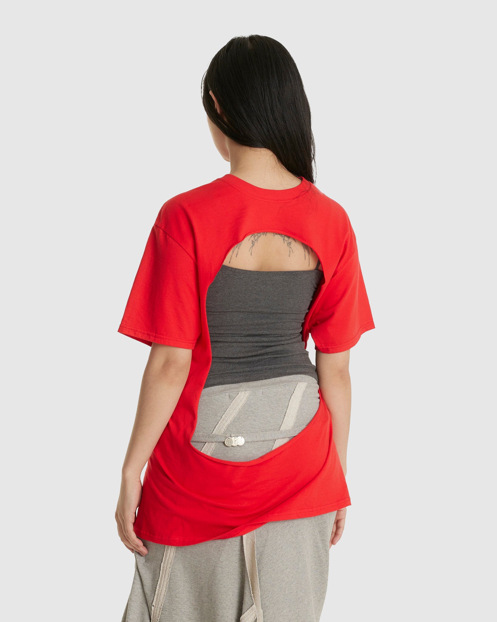 Coin Open-Back Red Tee (W)