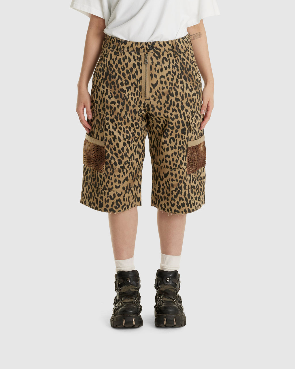 Depot Leopard Cargo Shorts (W)