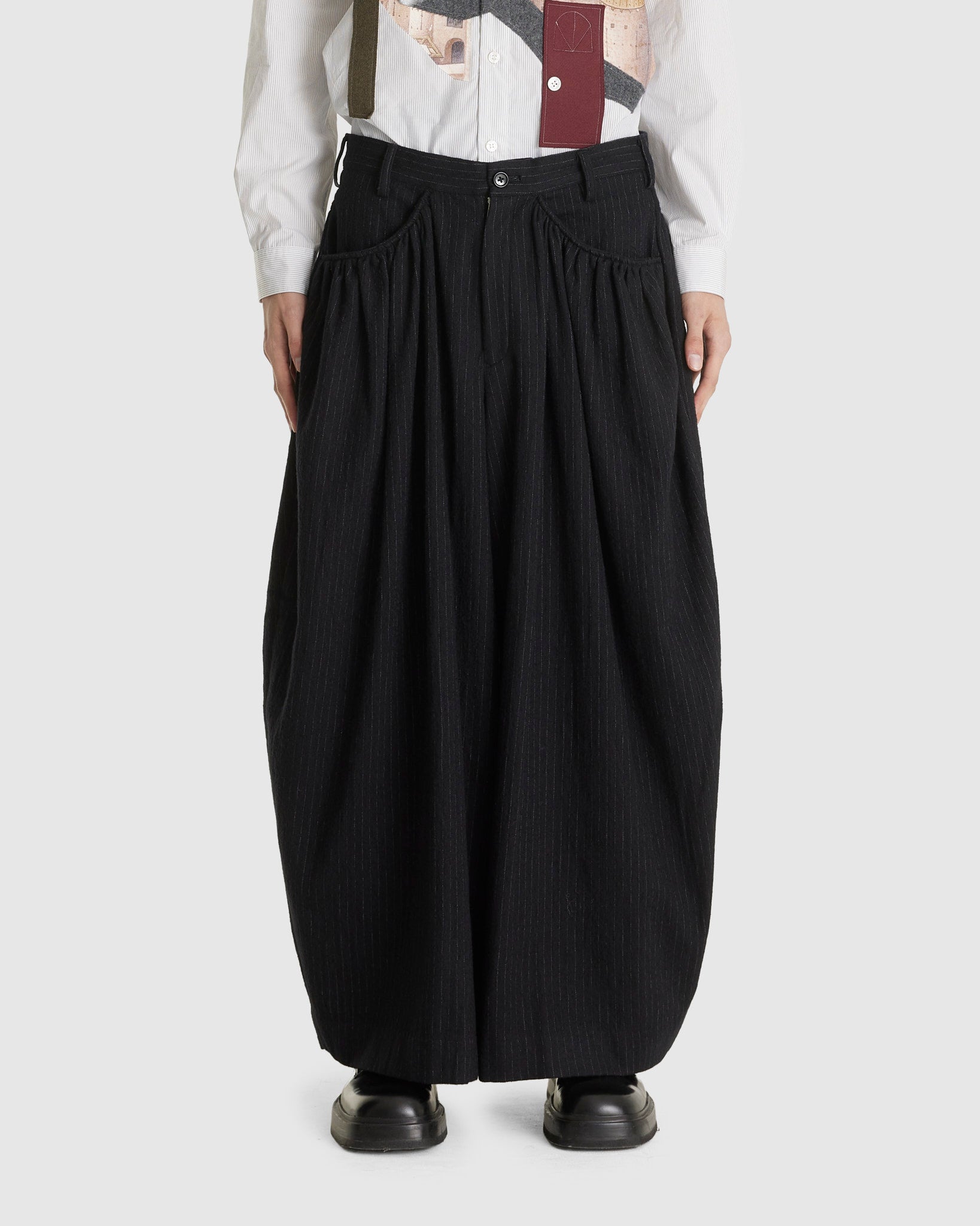 Gatther-detail Black Pants