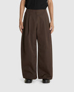 Two Tuck Balloon Pants Brown