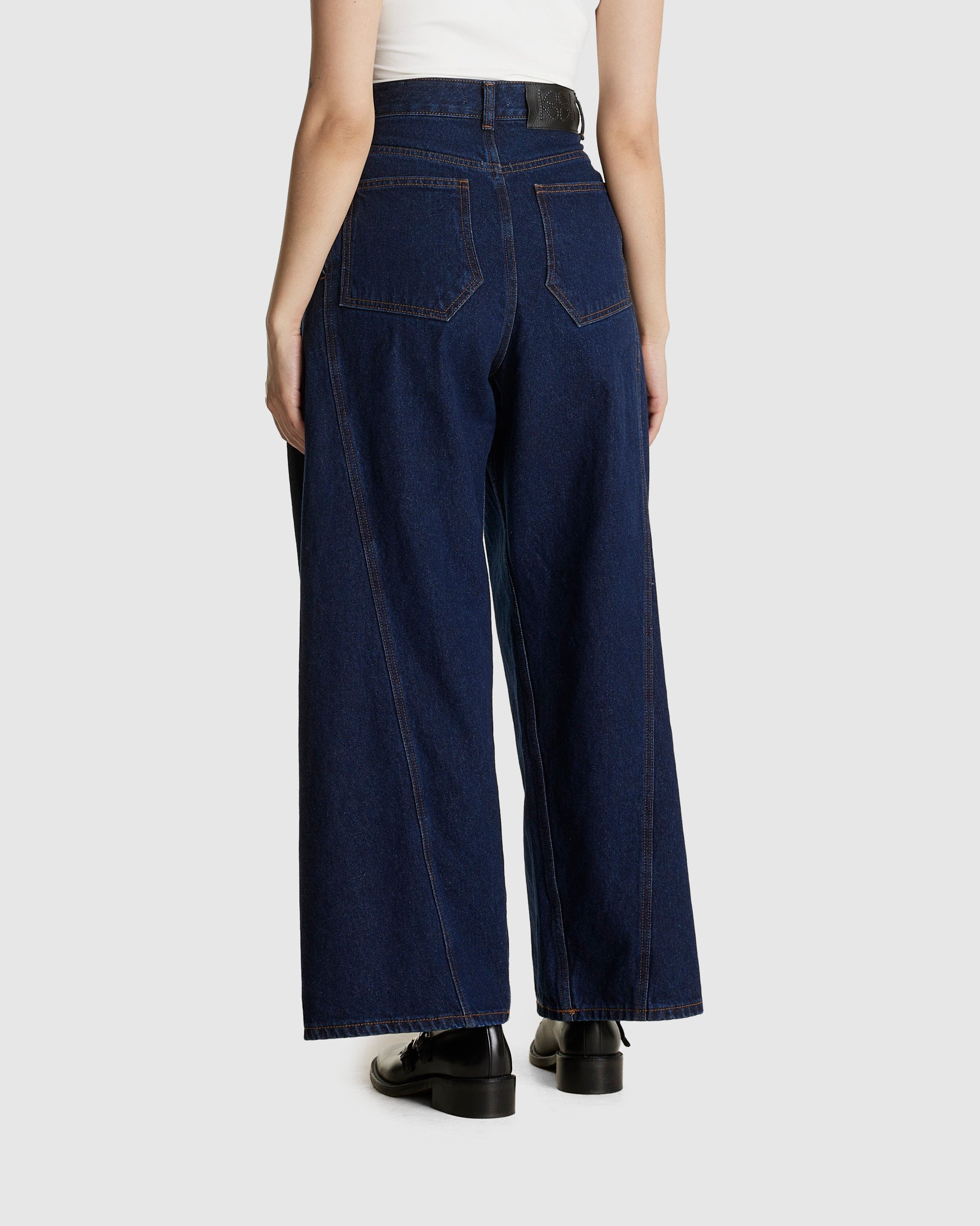 Curved Seam Wide Jeans