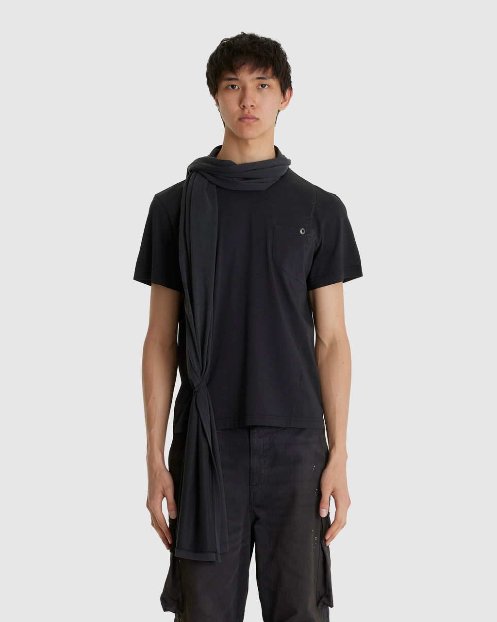 Basic T-Shirt w/ Graphic Scarf Black