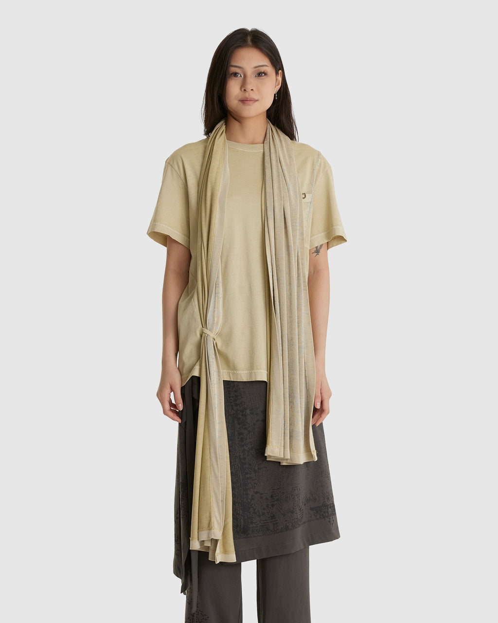 Basic T-Shirt w/ Graphic Scarf Sand Beige (W)