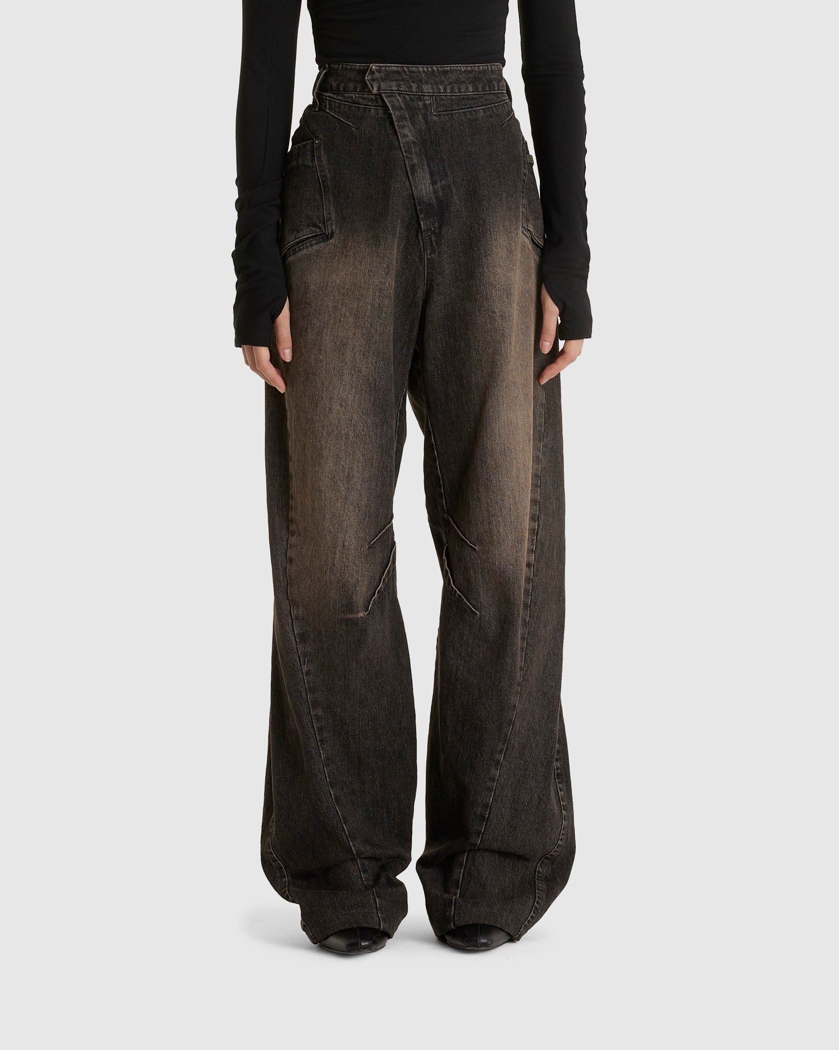 Knee Bent Denim Pants