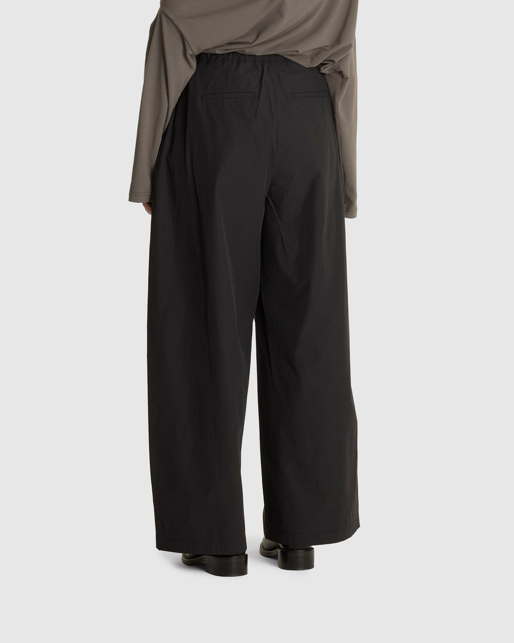 Three Tuck Banding Pants