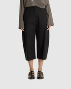 Curved Capri Pants Black