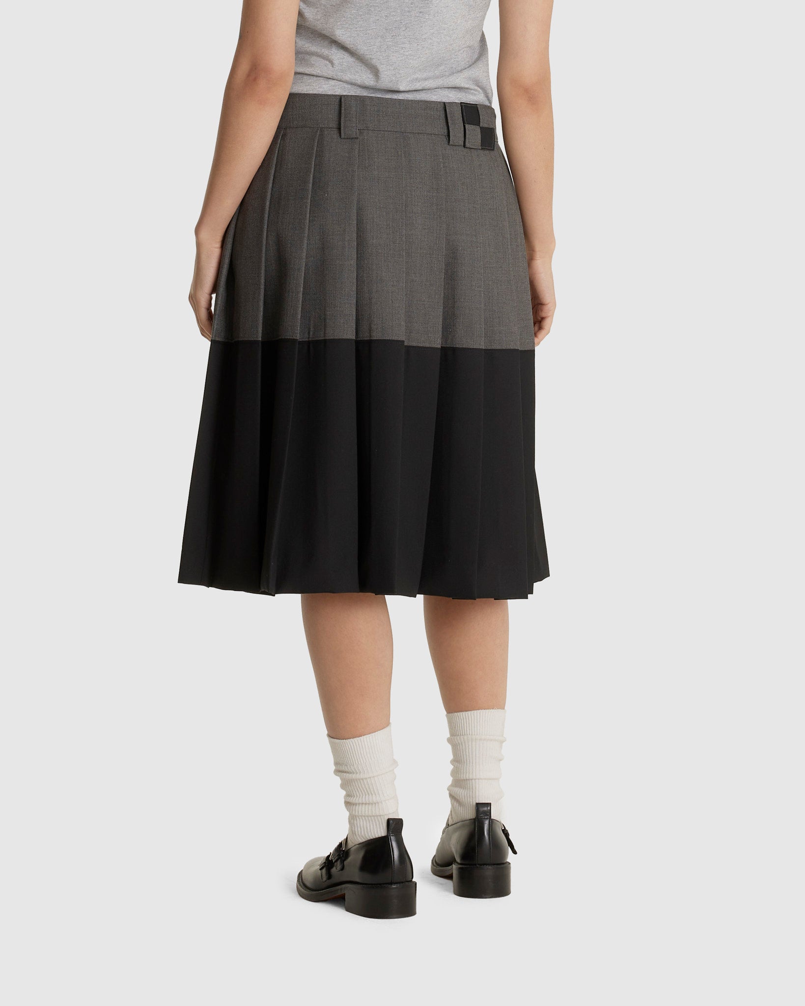 Low-rise Patch Pleated Skirt