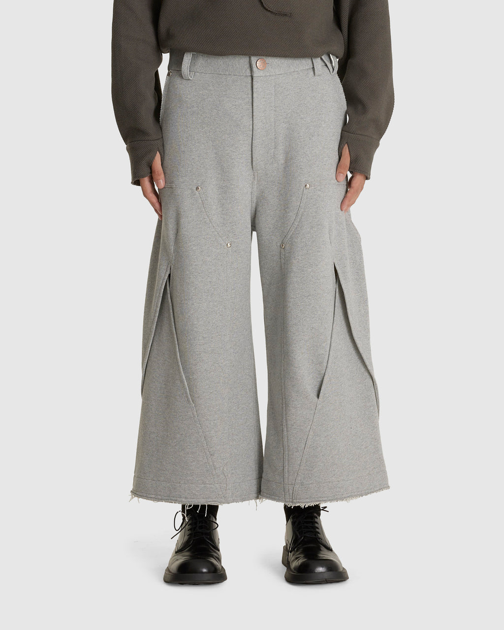 Interweaved Carpenter 3/4 Sweats