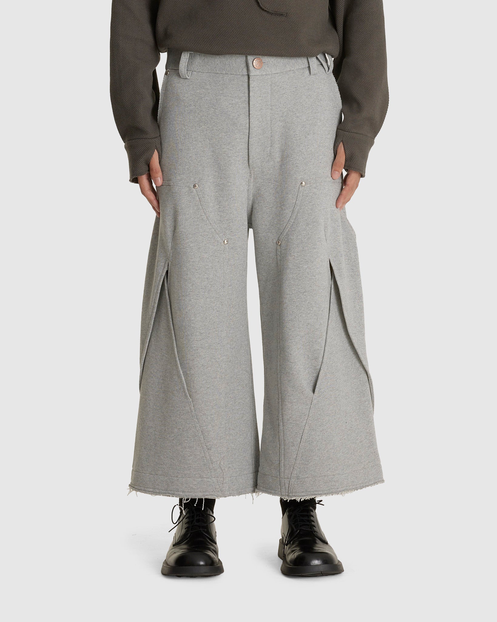 Interweaved Carpenter 3/4 Sweats