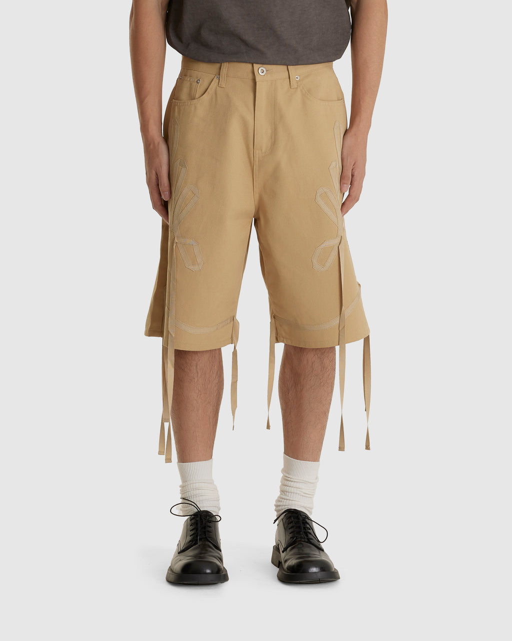 Applique Shorts Beige