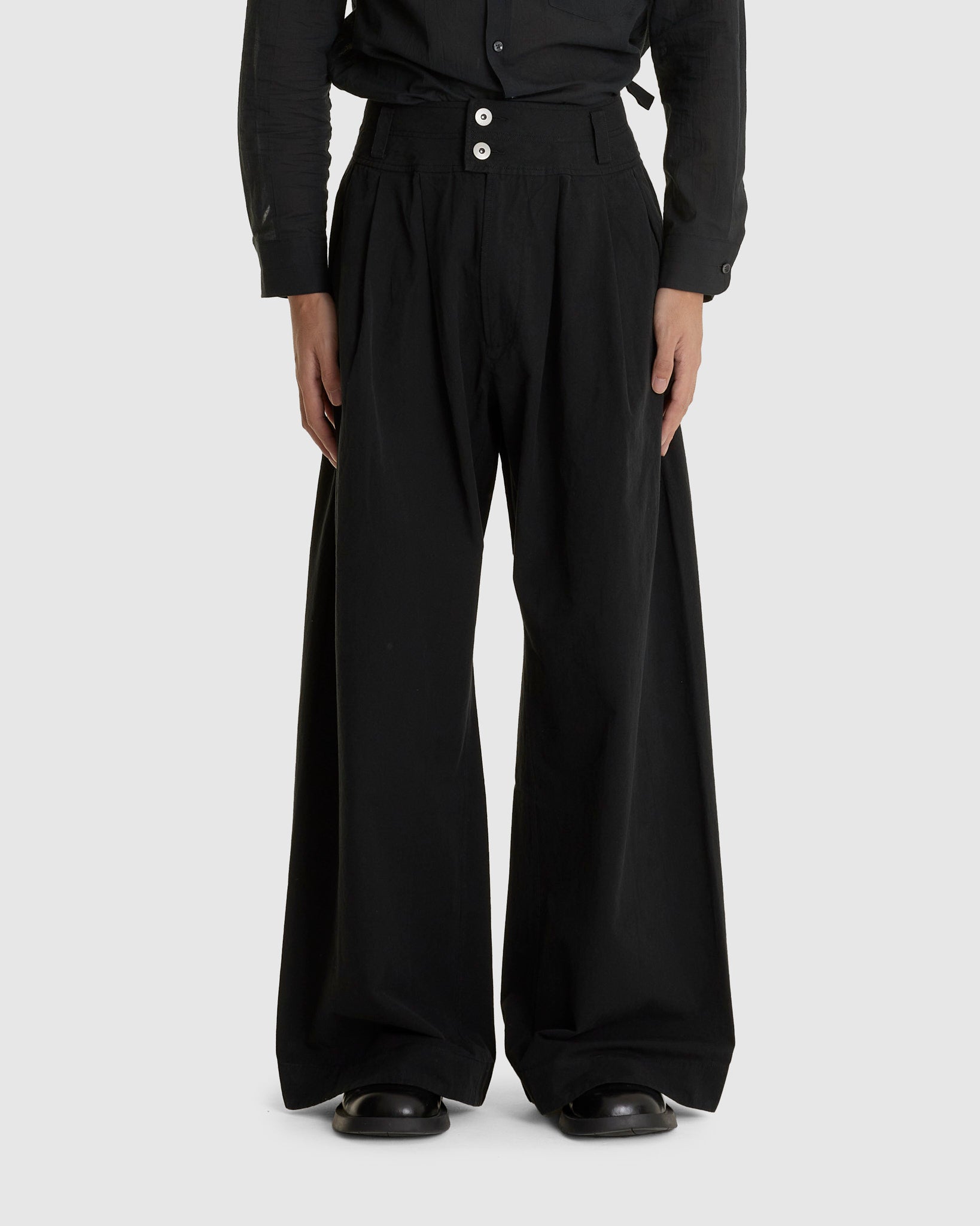 Volume Cut Pants