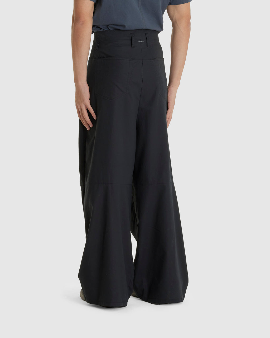 Hi, Baggy in Black
