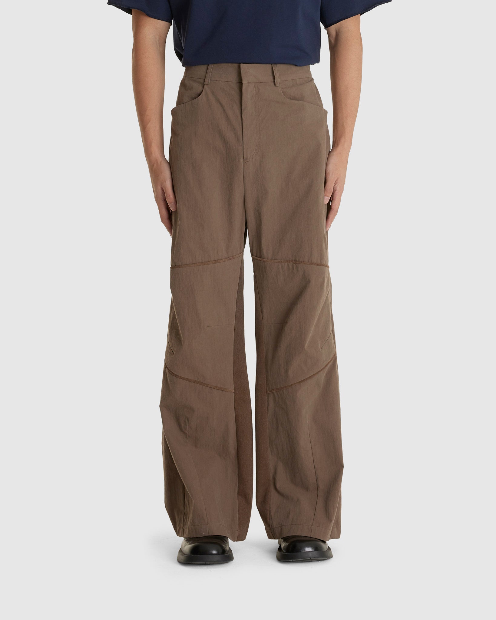 EP.9 01 Trousers Brown