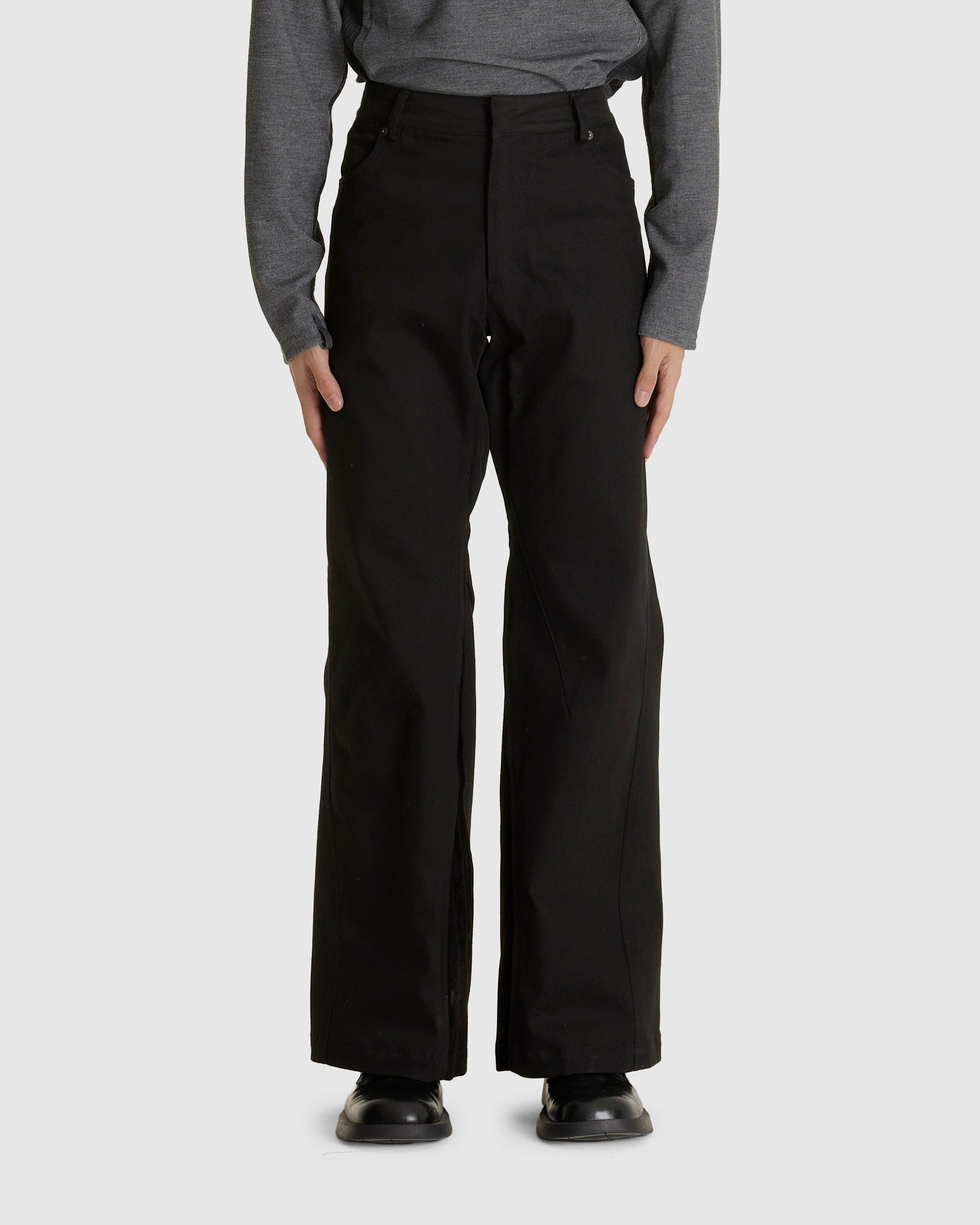 EP.9 02 Trousers Black