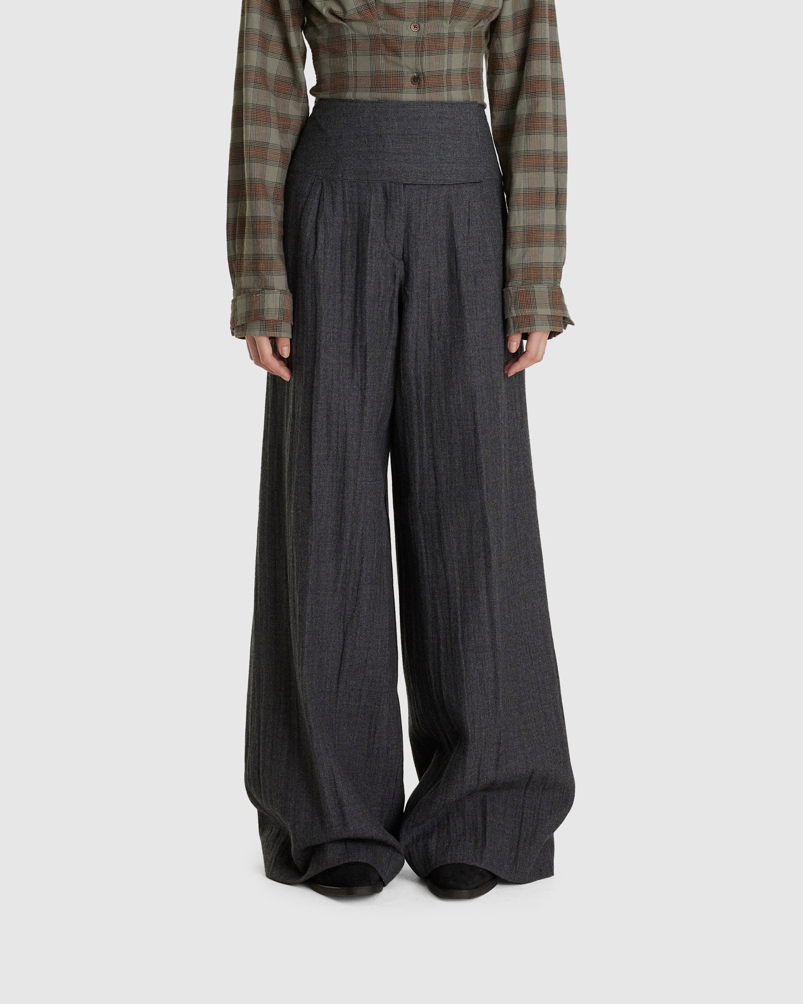 Griddle Trouser Stone Grey Plisse Wool