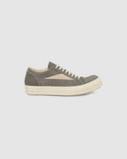 Vintage Sneaks Dust