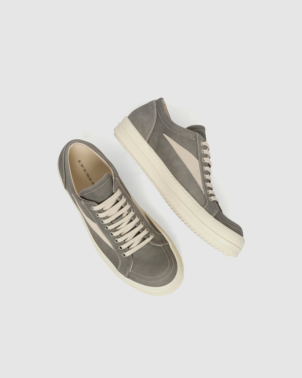 Vintage Sneaks Dust